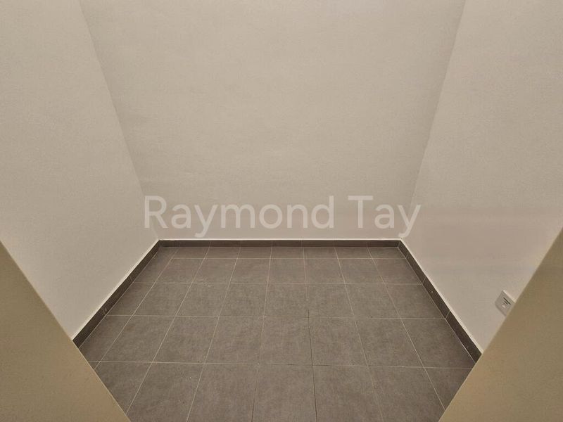 5 Bed Condo for Rent in  Nouvel 18 - Image 6